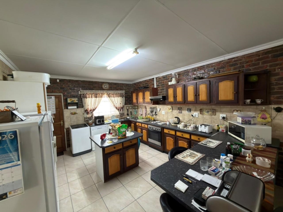 5 Bedroom Property for Sale in Riebeeckstad Free State